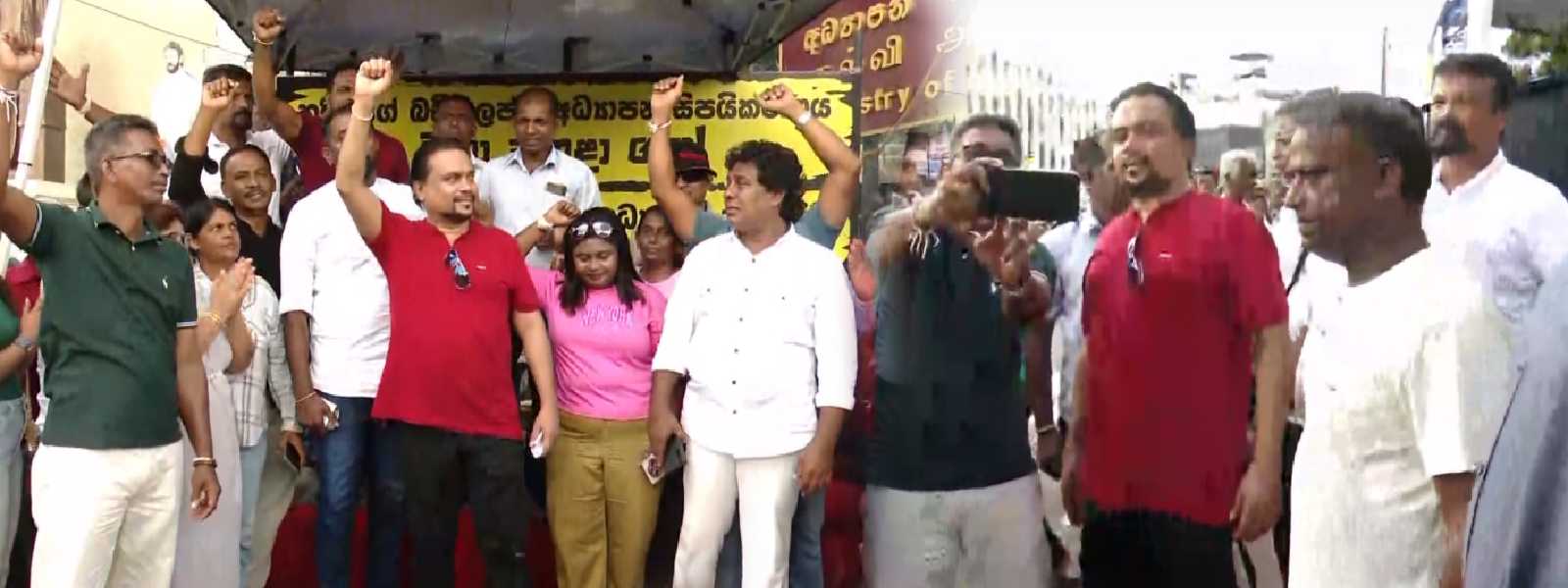 විමල්ගේ Harini Go Home සත්‍යග්‍රහය අවසන්